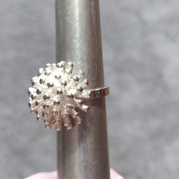 FINE SOLID STERLING SILVER .925 STARBURST DESIGNED SIZE 6 RING - Picture 2 of 9